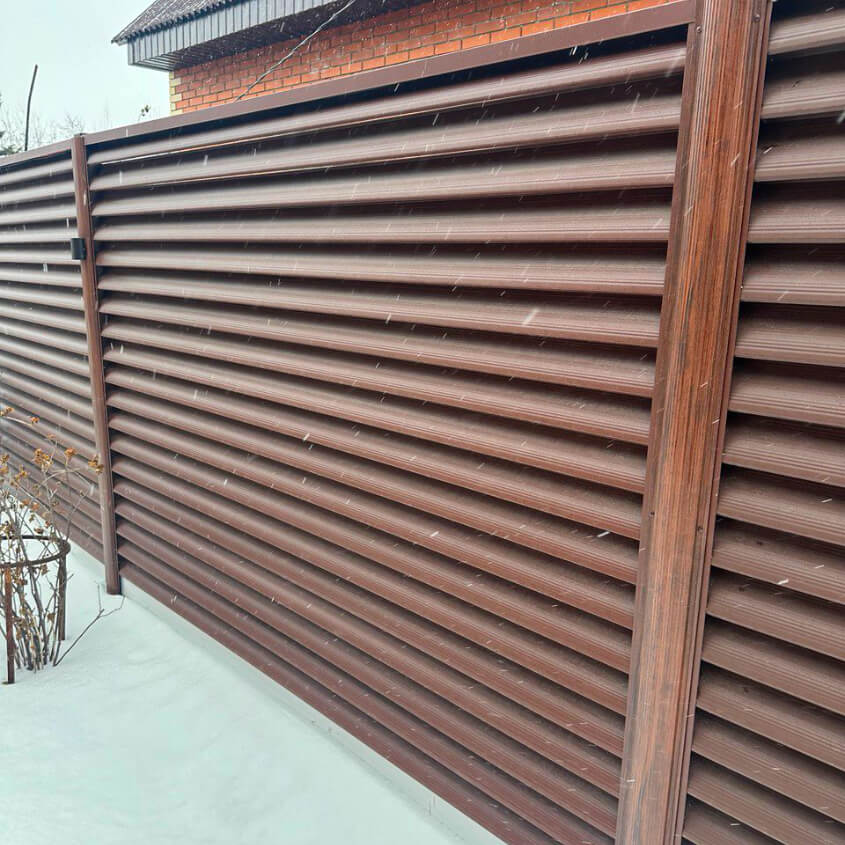 Фото 3 Забор еврожалюзи RAL8017 МАТТЕ Шоколад с подсветкой