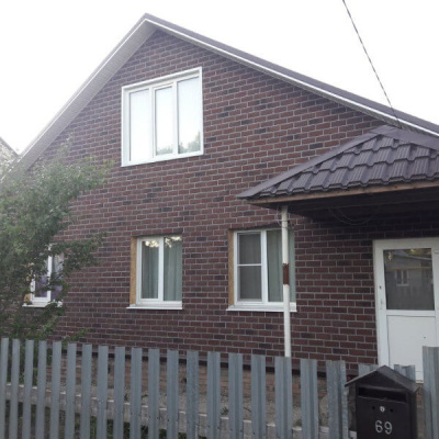 Фaсадная плитка Hauberk коллекция Кирпич цвет Баварский на фасаде дома фото 2 Фaсадная плитка Hauberk коллекция Кирпич цвет Баварский на фасаде дома фото 2